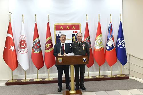 11. Cumhurbaşkanı Abdullah Gül 3. Kolordu Komutanlığı’nı Ziyaret Etti